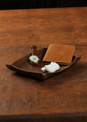 THE EXECUTIVE LEATHER TRAY