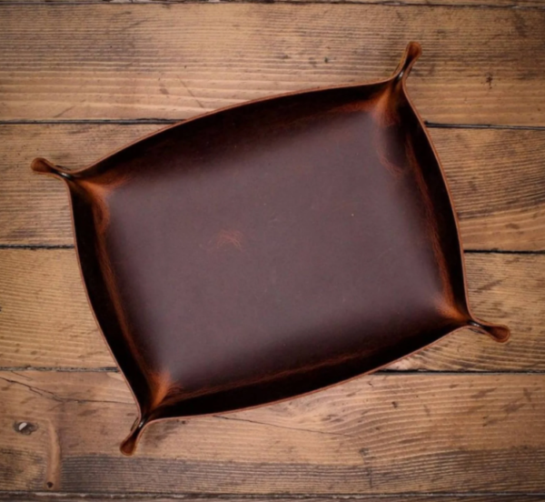 THE LEATHER TRAY